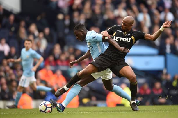 决中的表现 决中的表现